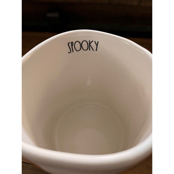 Rae Dunn PEANUTS SNOOPY 2024 Halloween Mug Boo Sign Spooky NWT - Picture 7 of 7